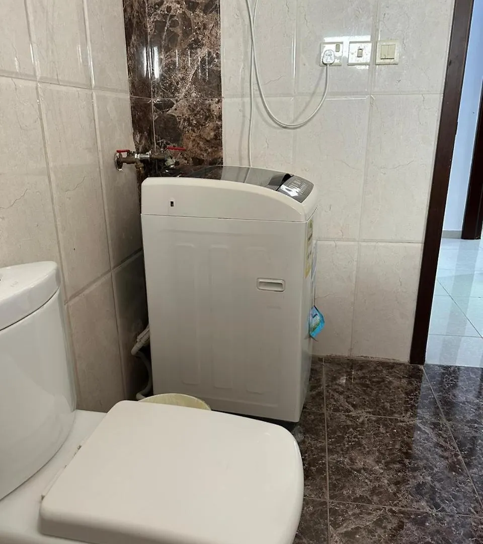 4- Cozy Sleeps 7 Family Apartment Medina 0*,  Arabia Saudita